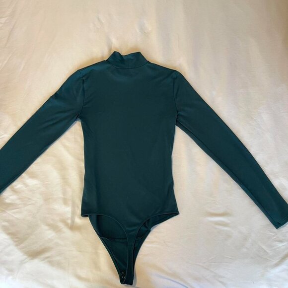 Abercrombie & Fitch Long-Sleeve Seamless Fabric Mockneck Bodysuit - Picture 4 of 4